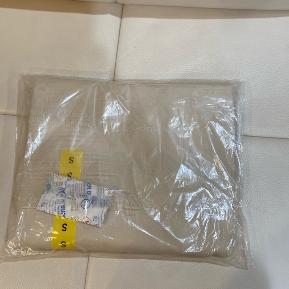 NWT PUMA Ladies' Fleece Crew in Tan - Picture 4 of 4